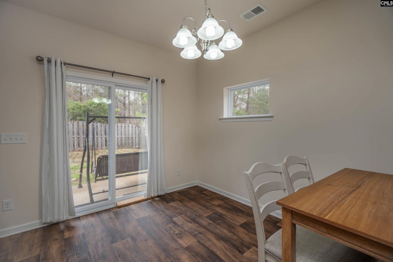 206 Orange Pond Court  Photo 4