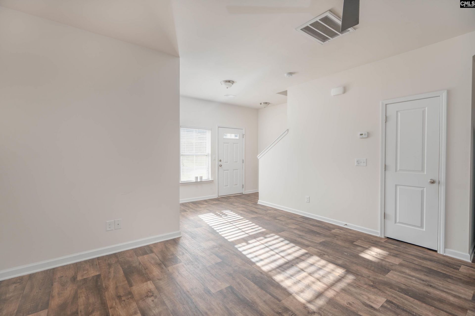 206 Orange Pond Court  Photo 4