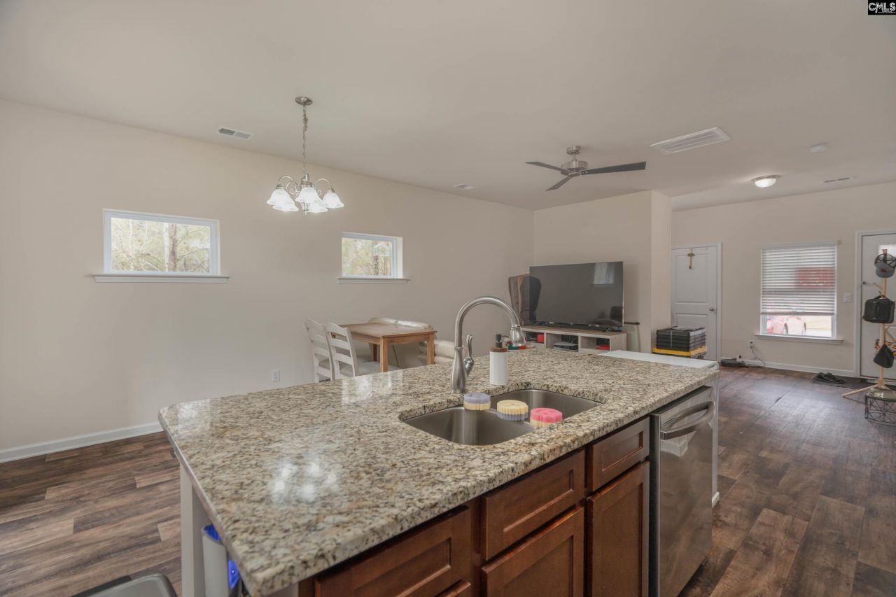 206 Orange Pond Court  Photo 8