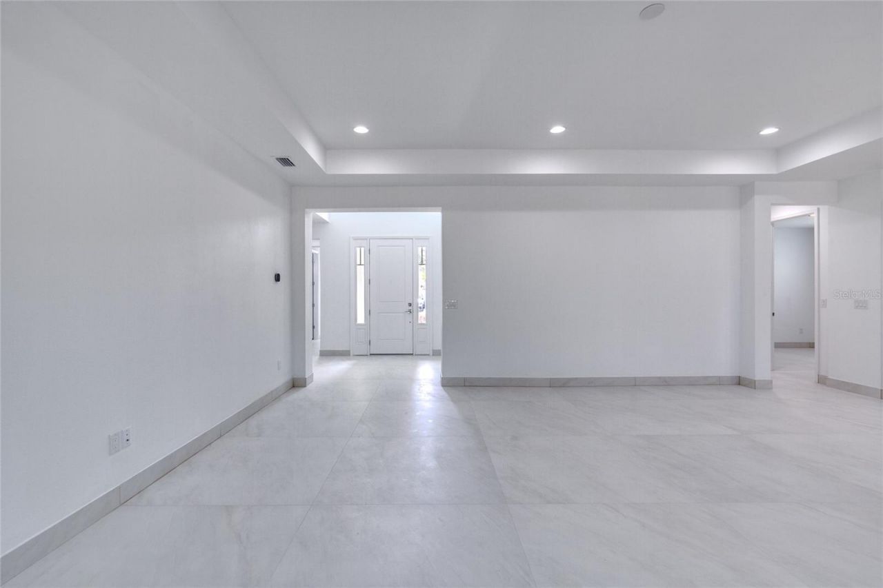 672 Hang Loose Way, Daytona Beach, FL 32124 Photo