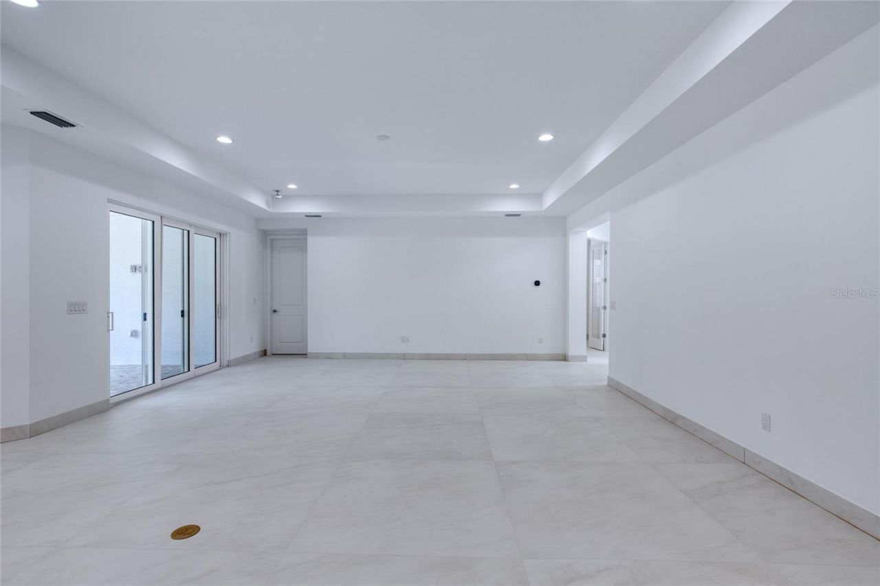 672 Hang Loose Way, Daytona Beach, FL 32124 Photo