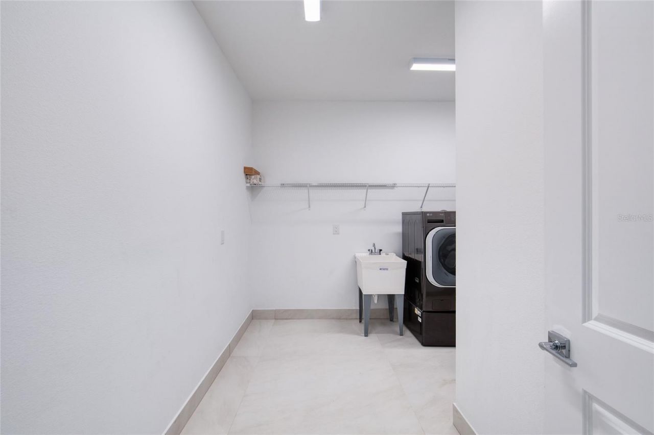 672 Hang Loose Way, Daytona Beach, FL 32124 Photo