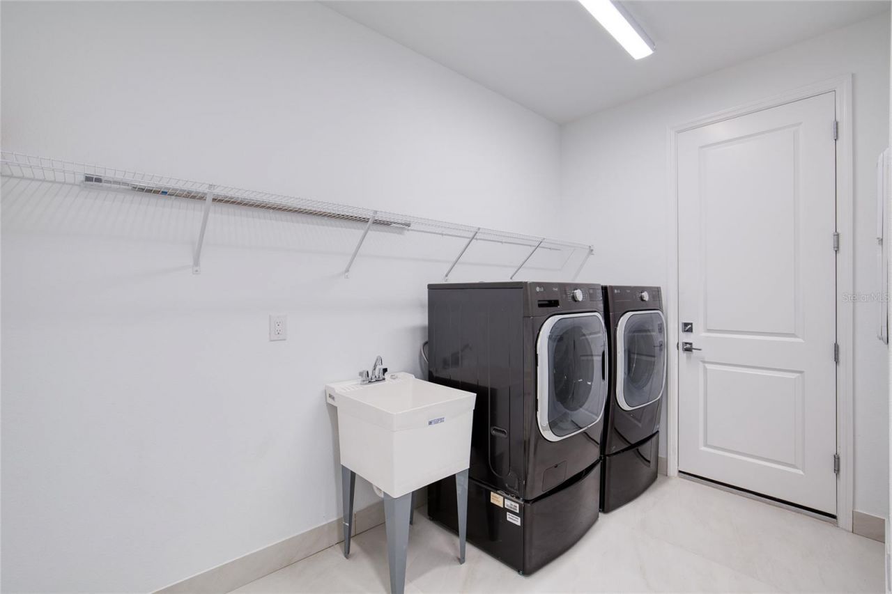 672 Hang Loose Way, Daytona Beach, FL 32124 Photo