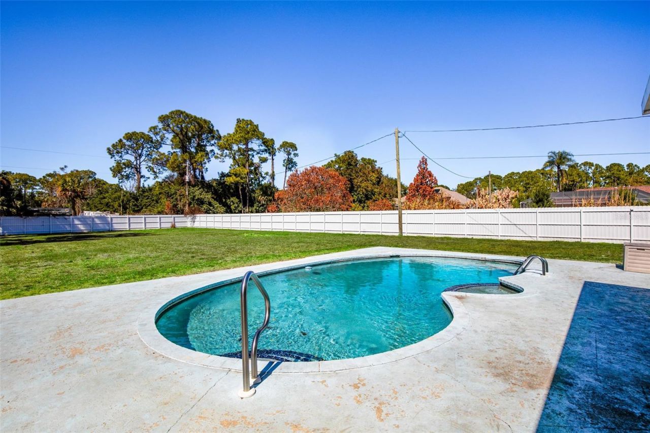 323 Greenwood Avenue, Lehigh Acres, FL 33936 Photo