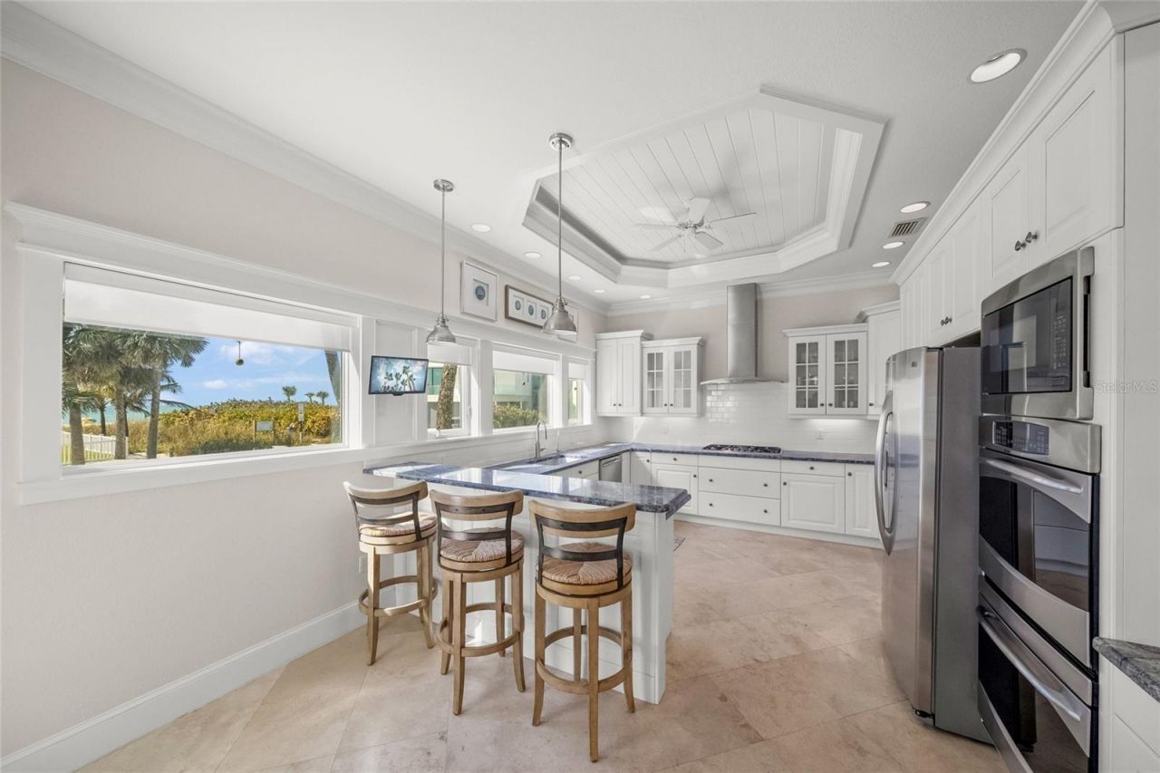 105 49th Street, Holmes Beach, FL 34217 Photo