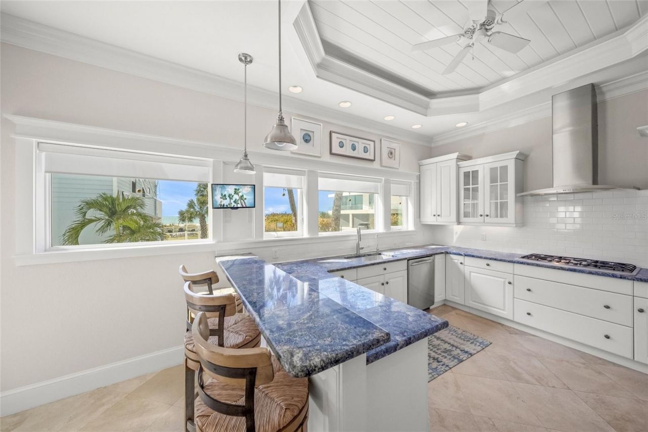 105 49th Street, Holmes Beach, FL 34217 Photo