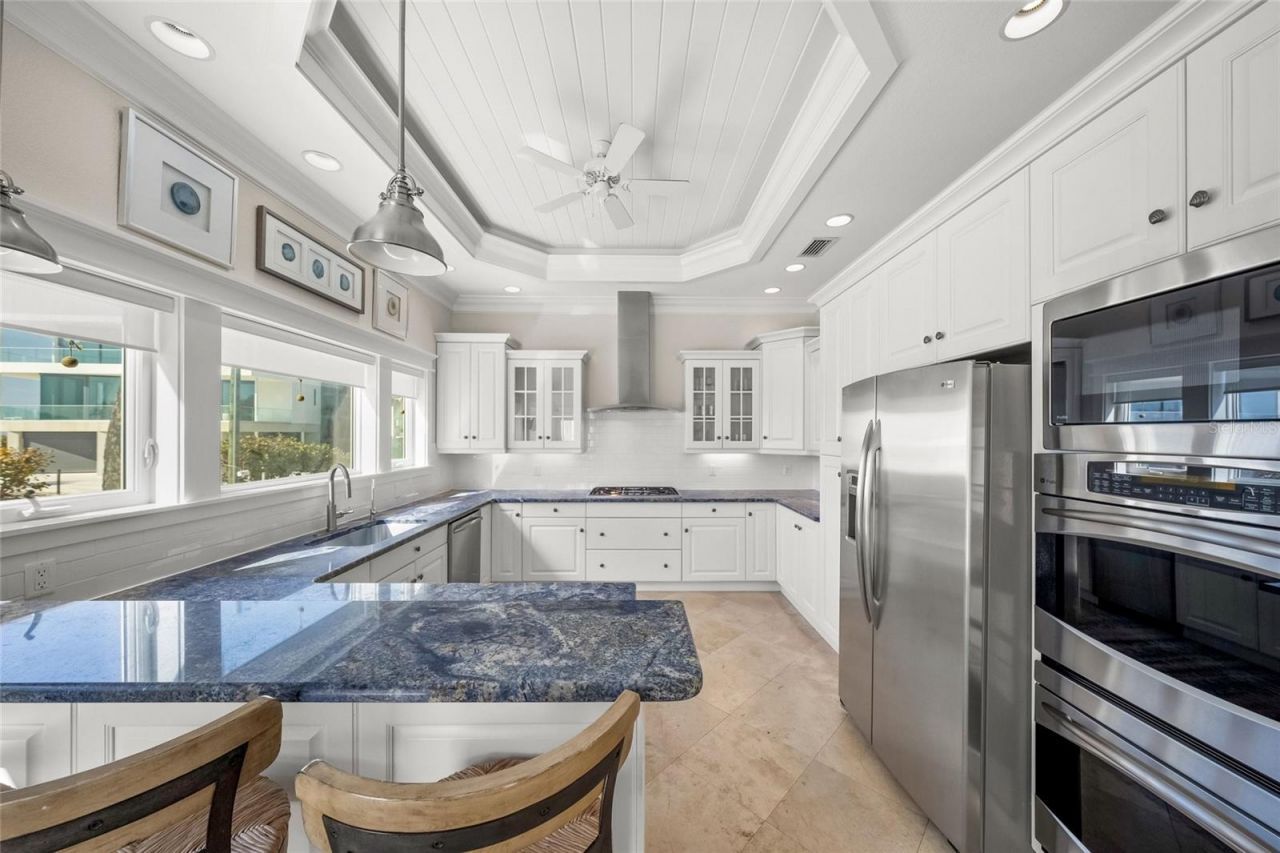 105 49th Street, Holmes Beach, FL 34217 Photo