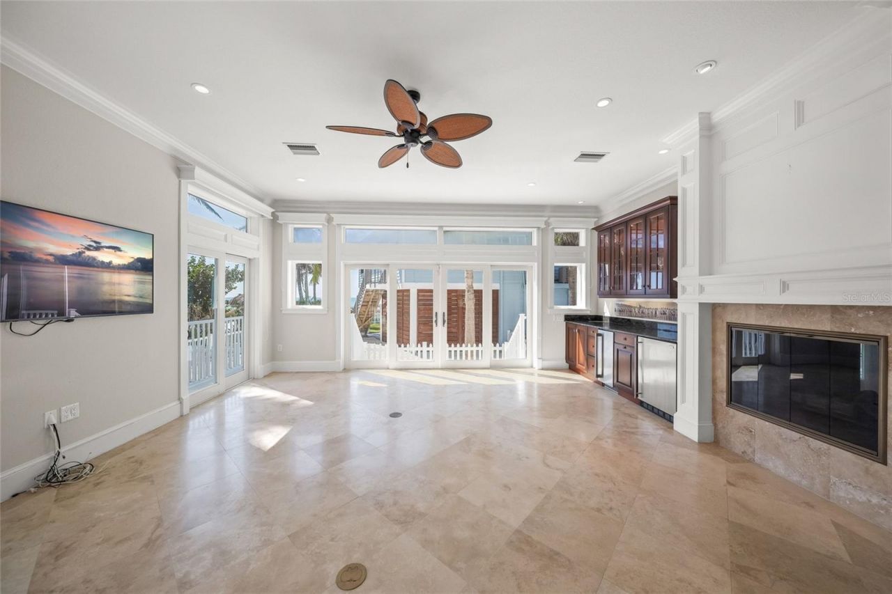 105 49th Street, Holmes Beach, FL 34217 Photo