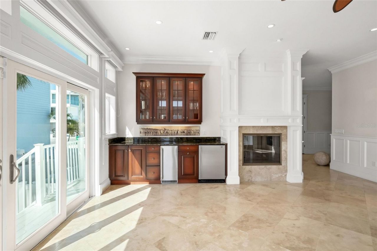 105 49th Street, Holmes Beach, FL 34217 Photo