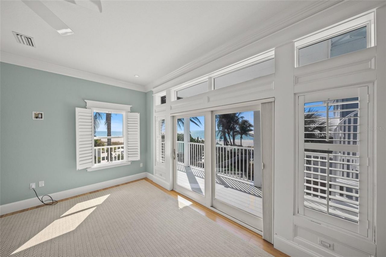 105 49th Street, Holmes Beach, FL 34217 Photo