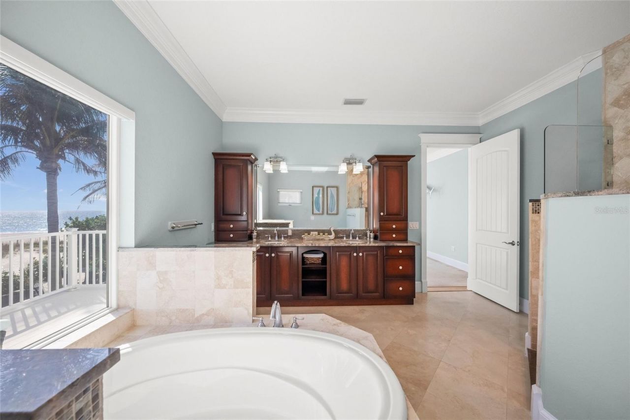 105 49th Street, Holmes Beach, FL 34217 Photo