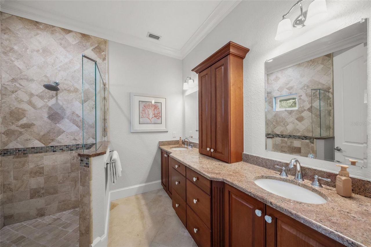 105 49th Street, Holmes Beach, FL 34217 Photo