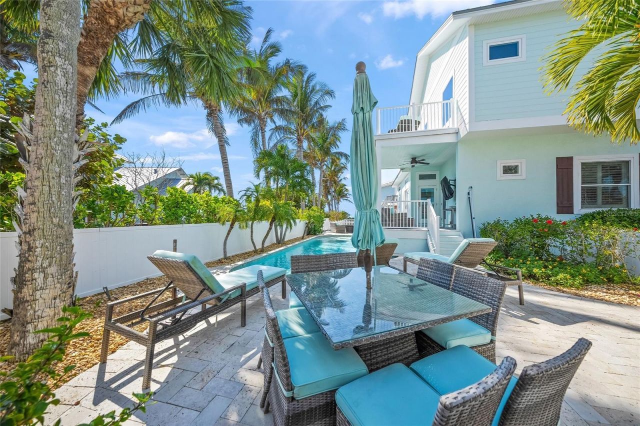 105 49th Street, Holmes Beach, FL 34217 Photo