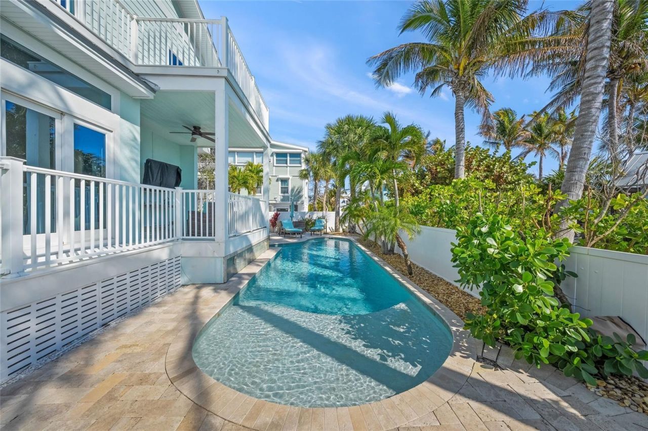 105 49th Street, Holmes Beach, FL 34217 Photo