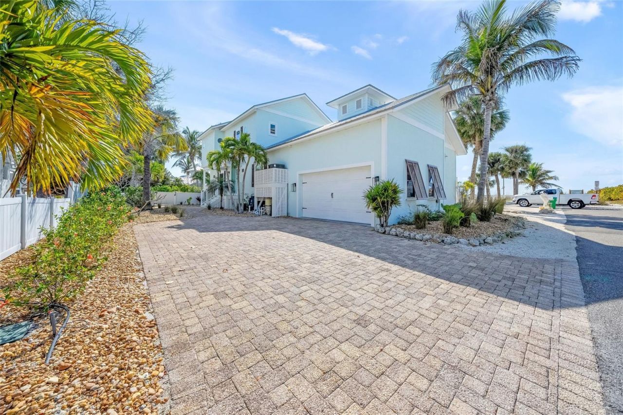 105 49th Street, Holmes Beach, FL 34217 Photo