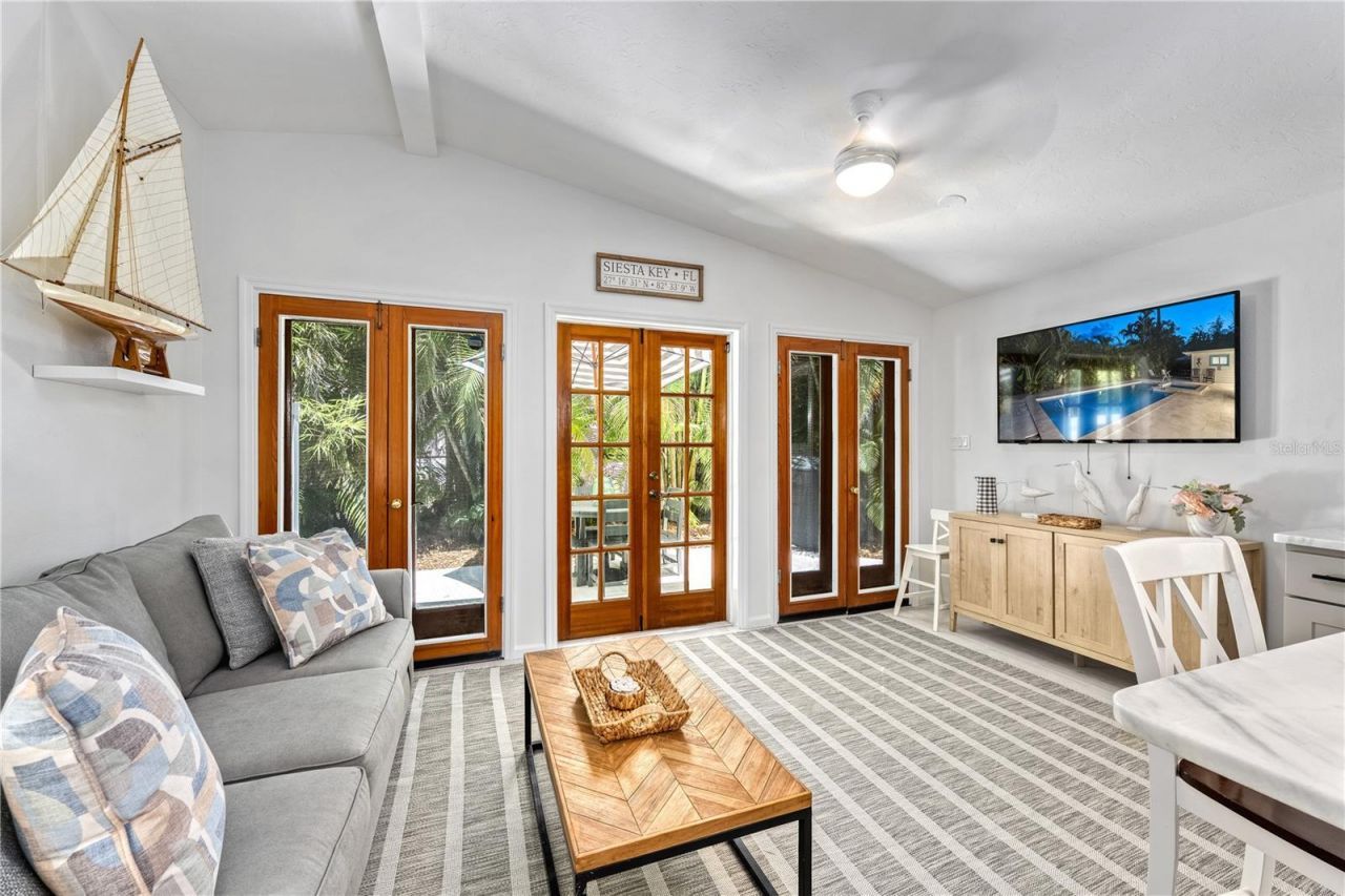 3360 Higel Avenue, Sarasota, FL 34242 Photo