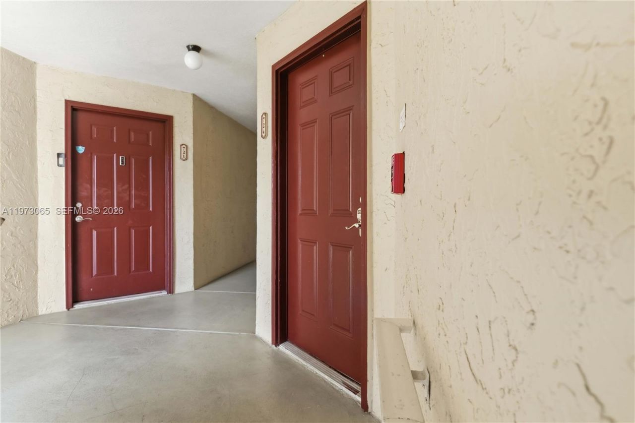 12760 Vista Isles, Unit 724, Sunrise, FL 33325 Photo