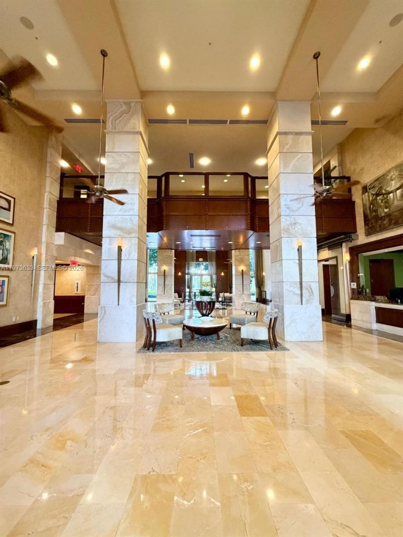 19501 W Country Club Dr, Unit 1011, Aventura, FL 33180 Photo