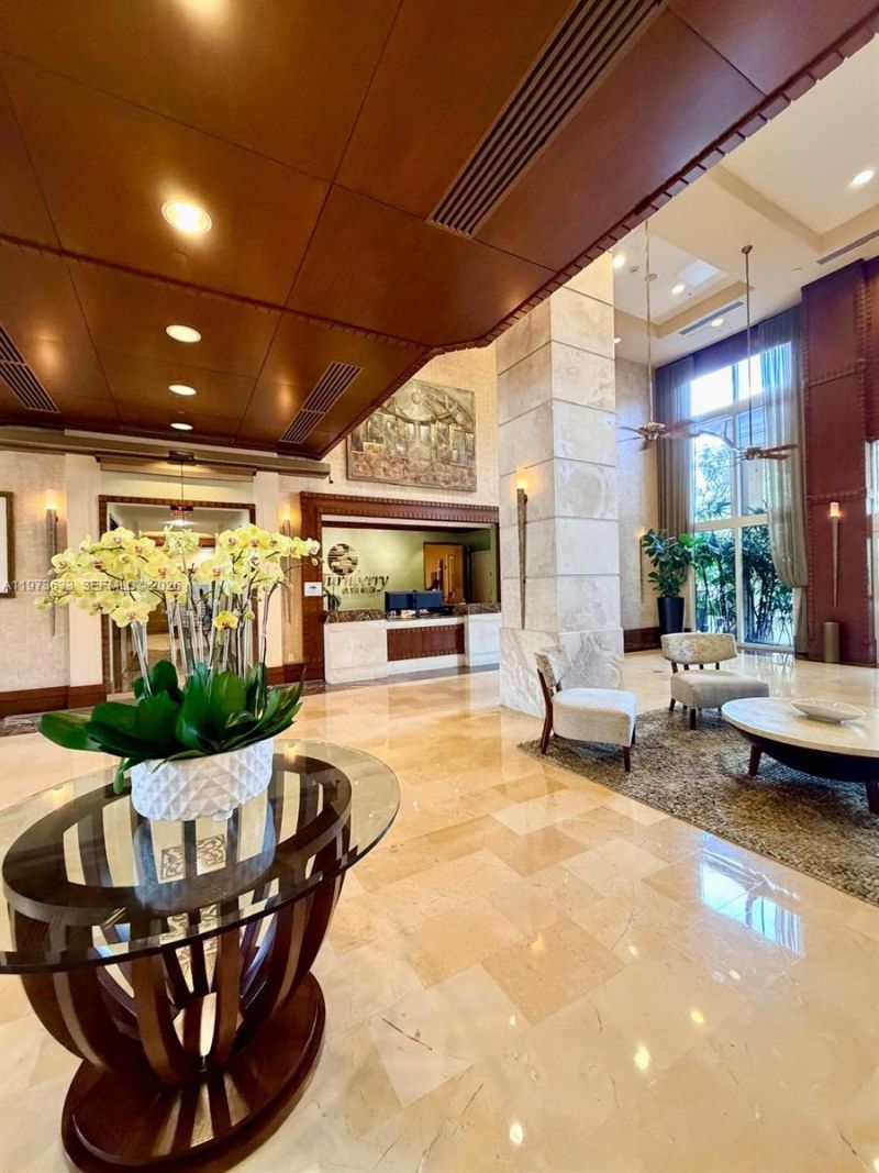 19501 W Country Club Dr, Unit 1011, Aventura, FL 33180 Photo