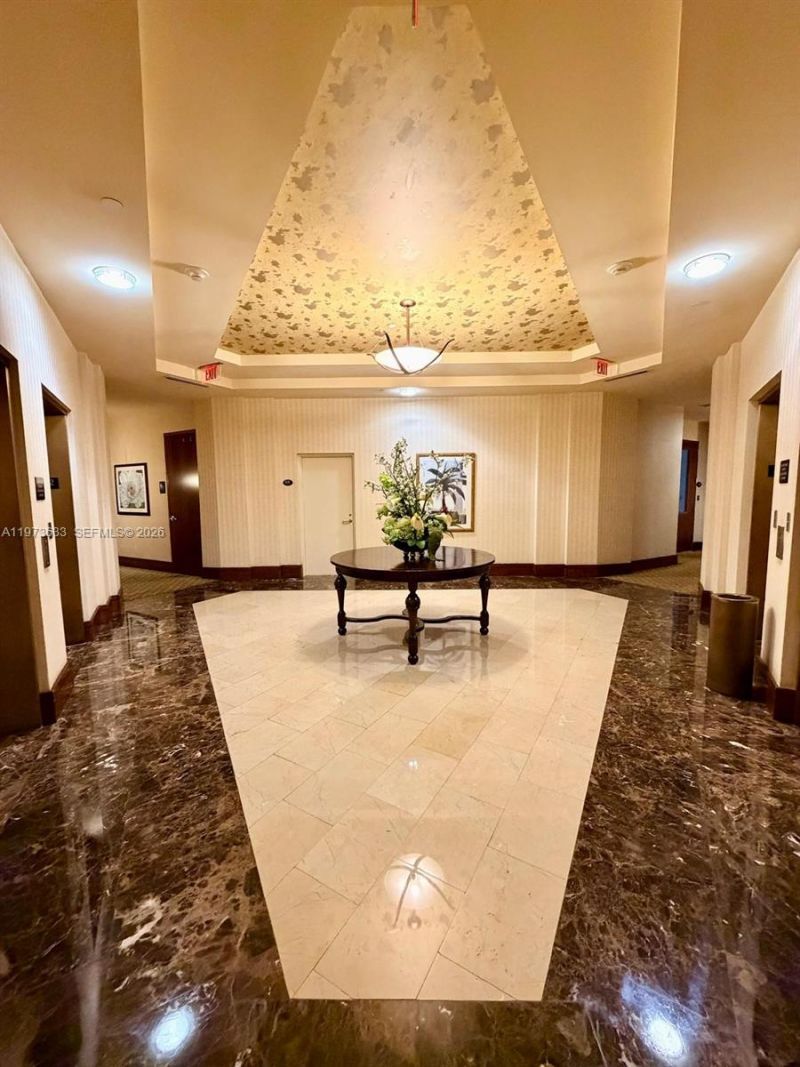 19501 W Country Club Dr, Unit 1011, Aventura, FL 33180 Photo