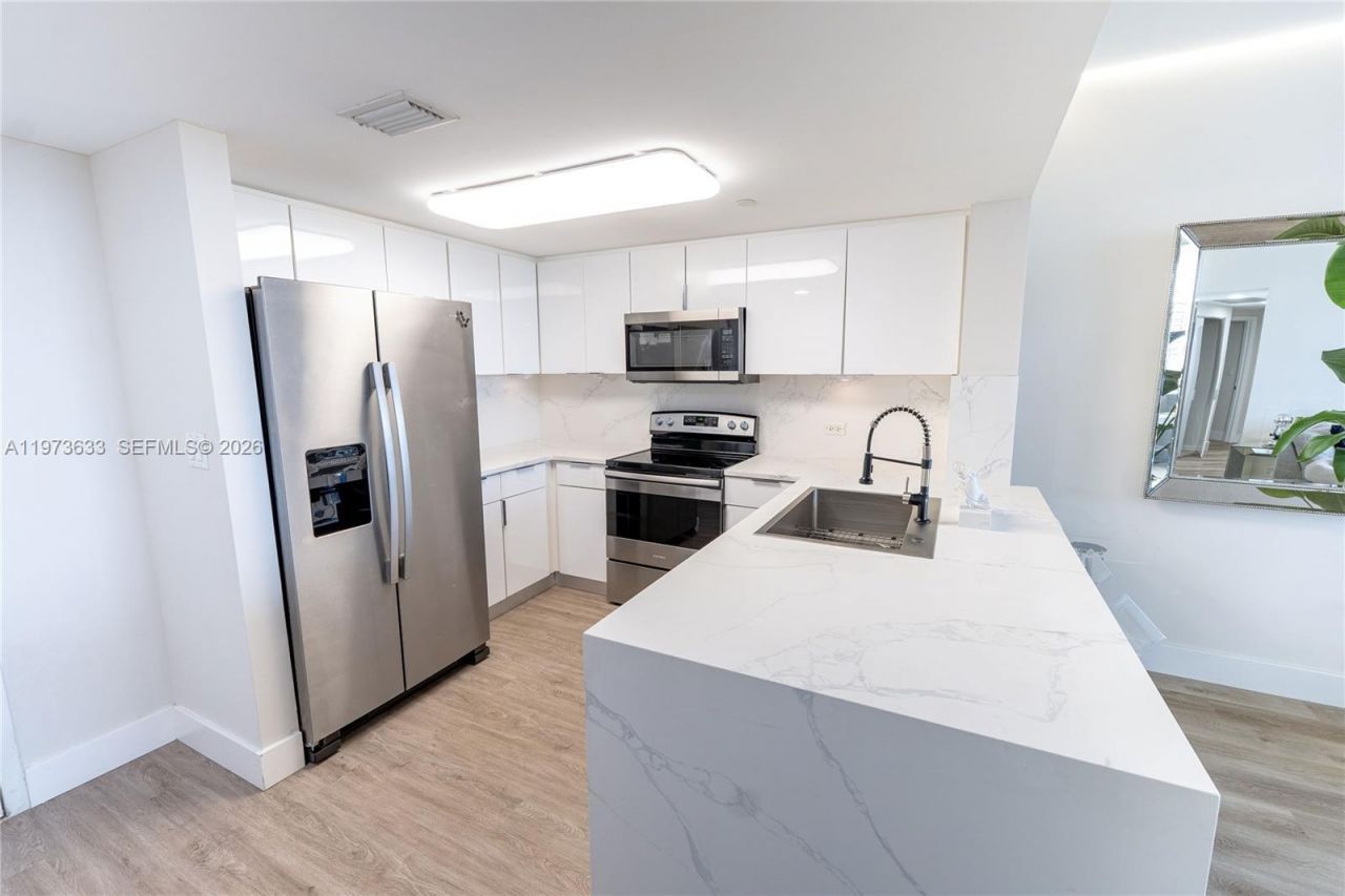 19501 W Country Club Dr, Unit 1011, Aventura, FL 33180 Photo