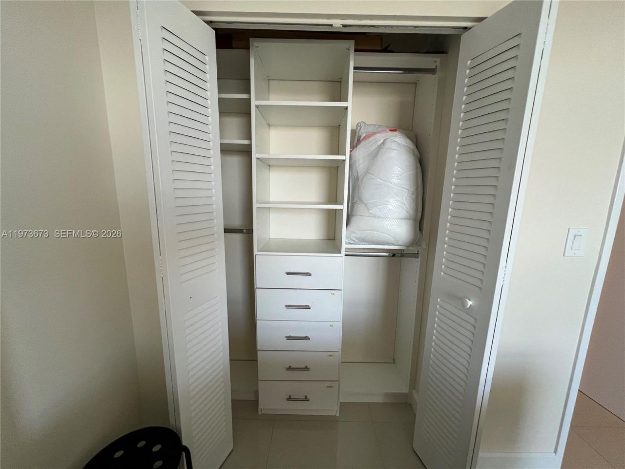 3731 N Country Club Dr, Unit 1424, Aventura, FL 33180 Photo