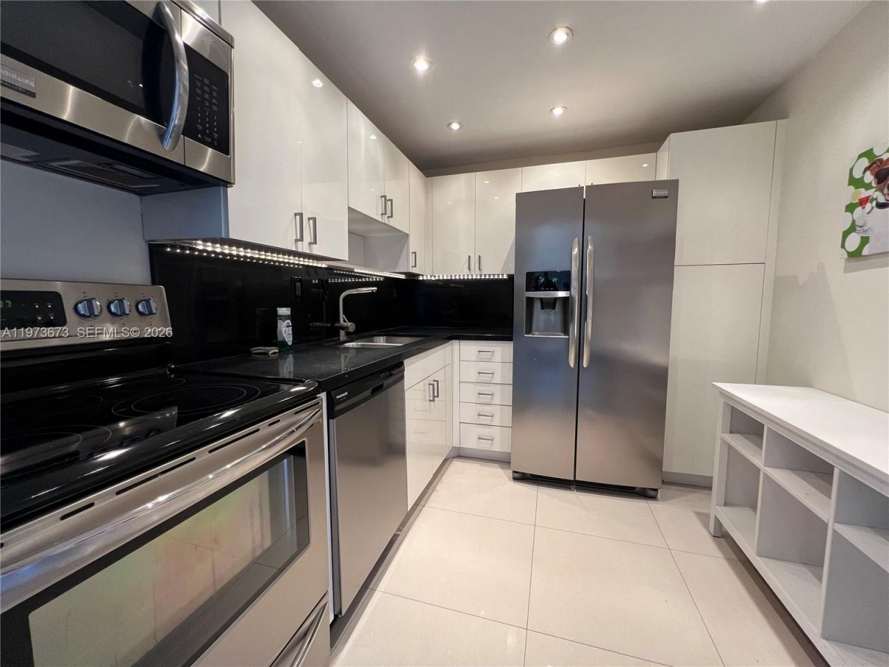 3731 N Country Club Dr , Unit 1424, Aventura, FL 33180 Photo