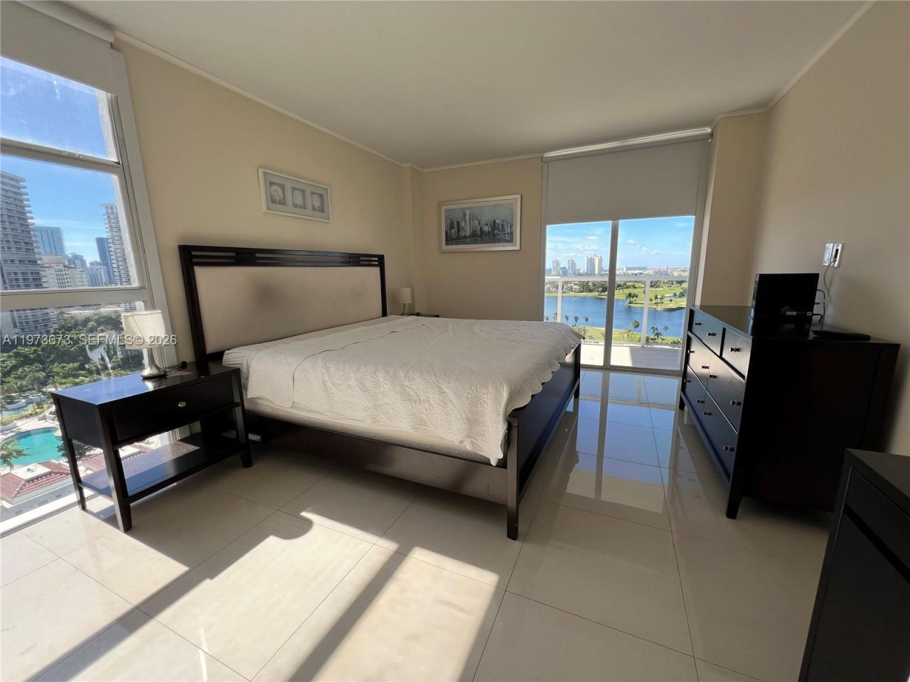 3731 N Country Club Dr , Unit 1424, Aventura, FL 33180 Photo