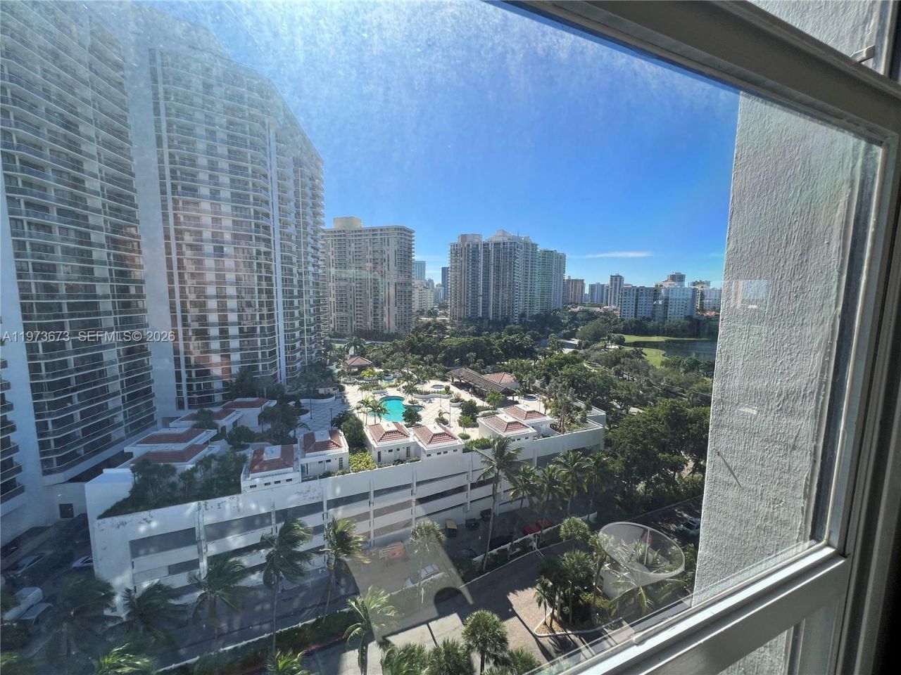 3731 N Country Club Dr, Unit 1424, Aventura, FL 33180 Photo