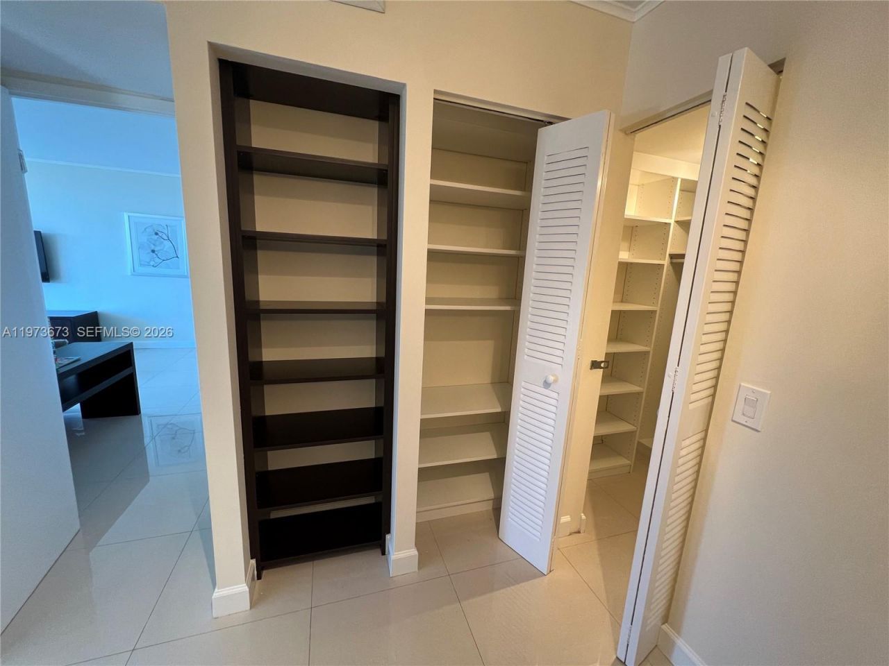 3731 N Country Club Dr, Unit 1424, Aventura, FL 33180 Photo