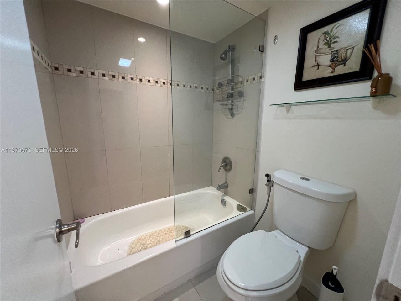 3731 N Country Club Dr, Unit 1424, Aventura, FL 33180 Photo