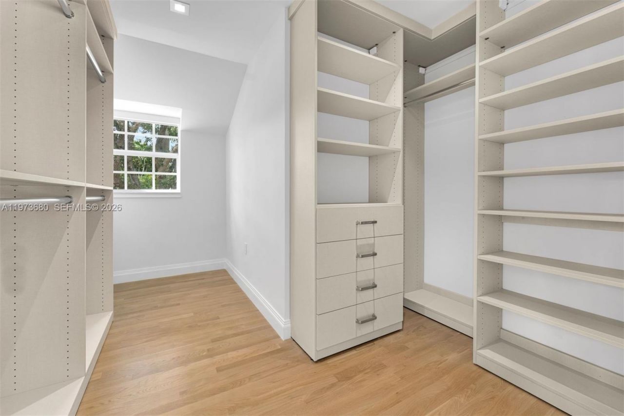 6675 Roxbury Ln , Miami Beach, FL 33141 Photo