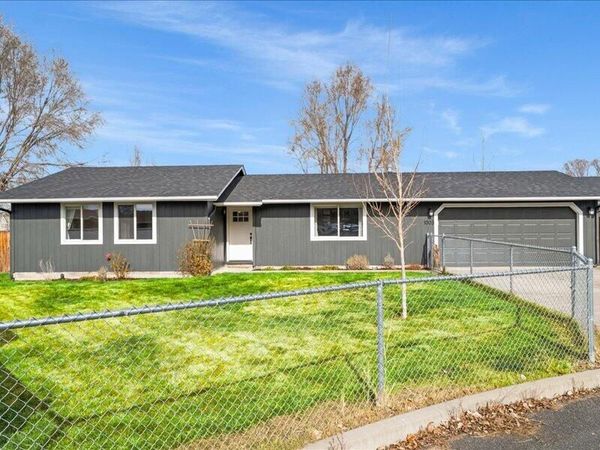 1003 SE Algonquian Loop, Prineville, OR 97754