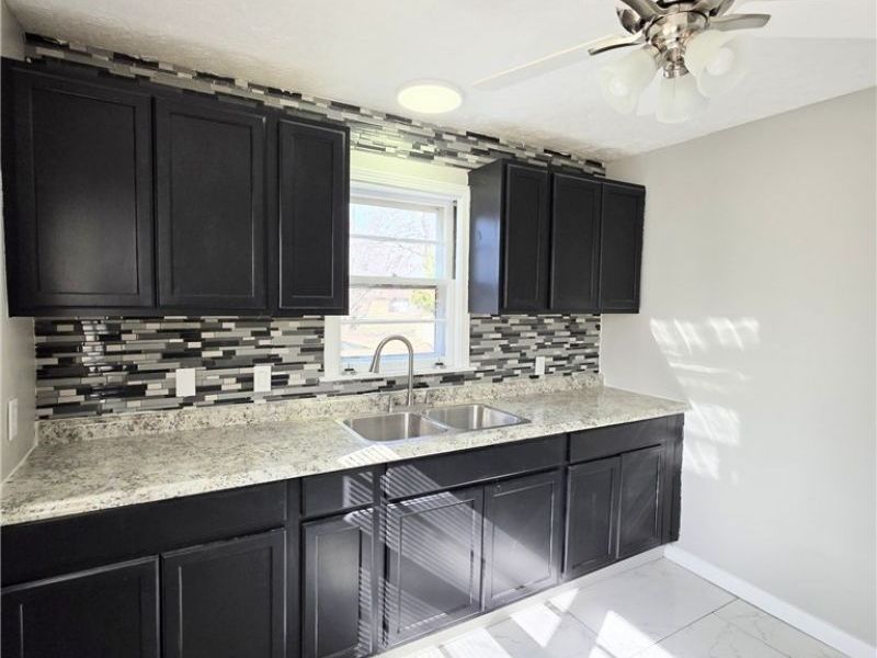 2606 Oberlin Avenue, Lorain, OH 44052 Photo 6