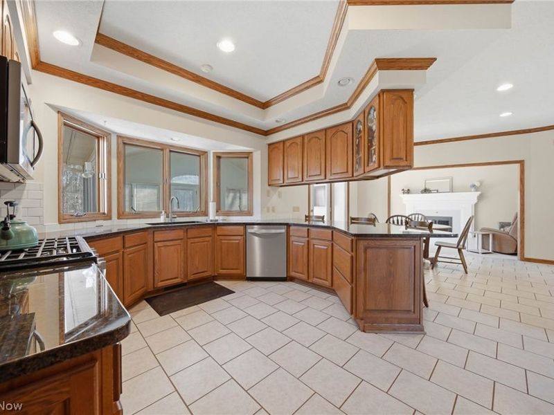 8732 Eastlynn Avenue NW, Massillon, OH 44646 Photo 10