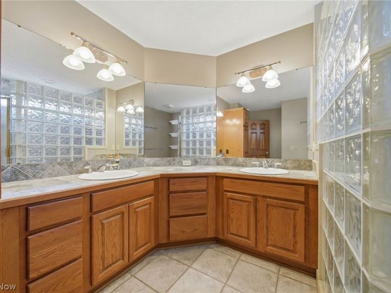 8732 Eastlynn Avenue NW, Massillon, OH 44646 Photo 27