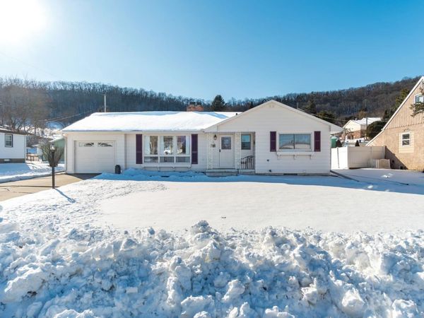 109 Hill Street N, La Crescent, MN 55947