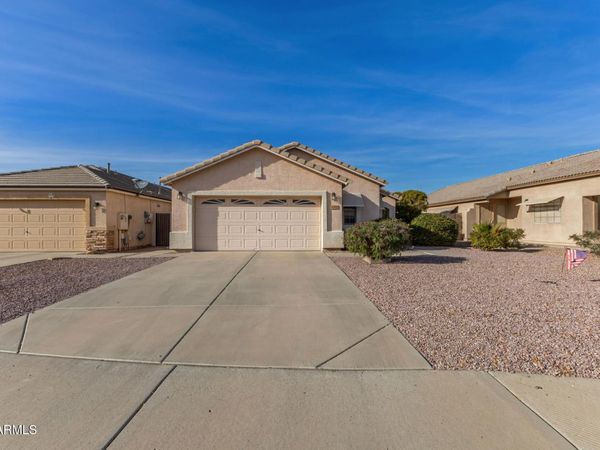 10390 W YUKON Drive, Peoria, AZ 85382