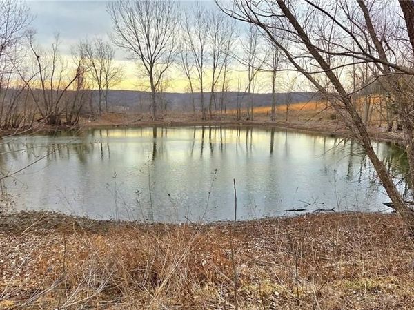 13748 Knapp Road, Centerville, KS 66014