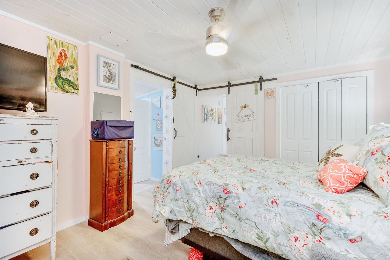 320 Clam Shell Circle  Photo 10