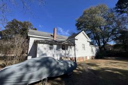 114 E College Street  photo 4