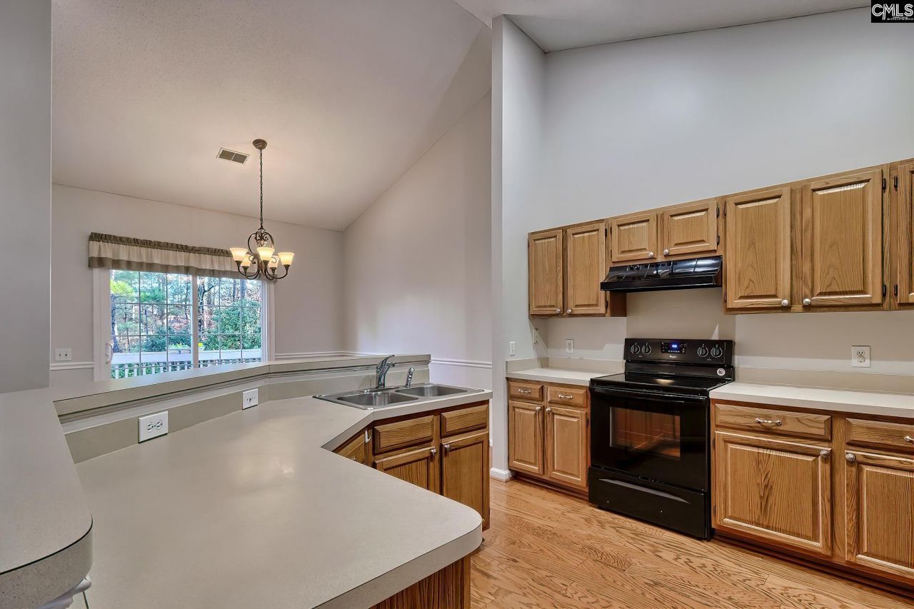 13 Stone Pine Court  Photo 8