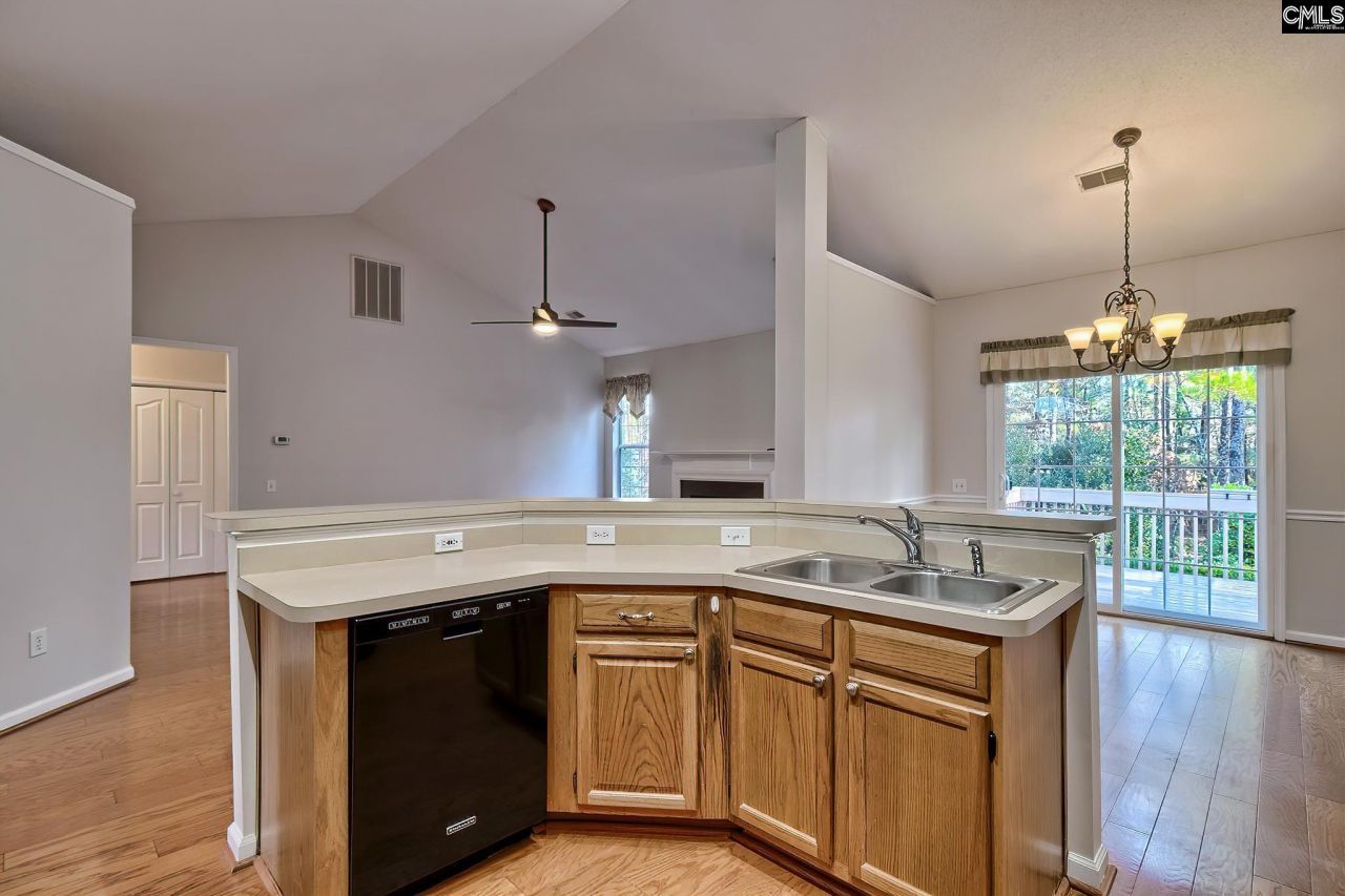 13 Stone Pine Court  Photo 9