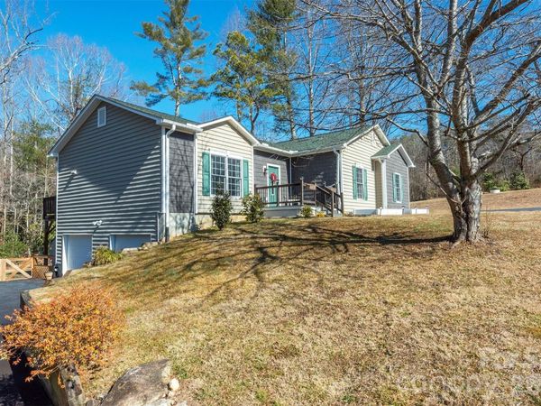 243 Scenic Ridge Drive, Hendersonville, NC 28792