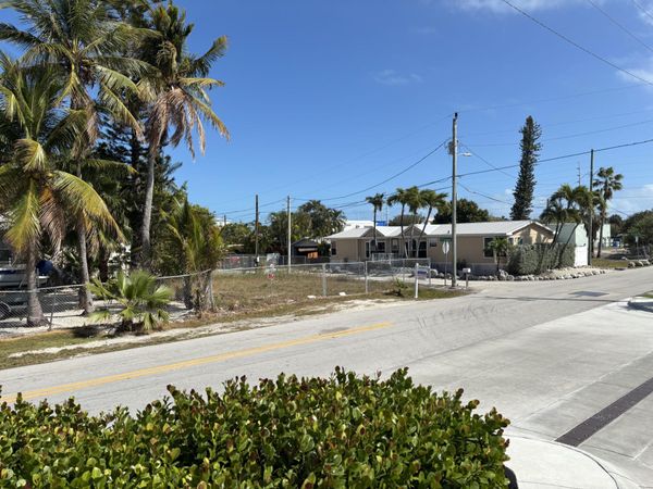 319 Tuskegee Street, MARATHON, FL 33050
