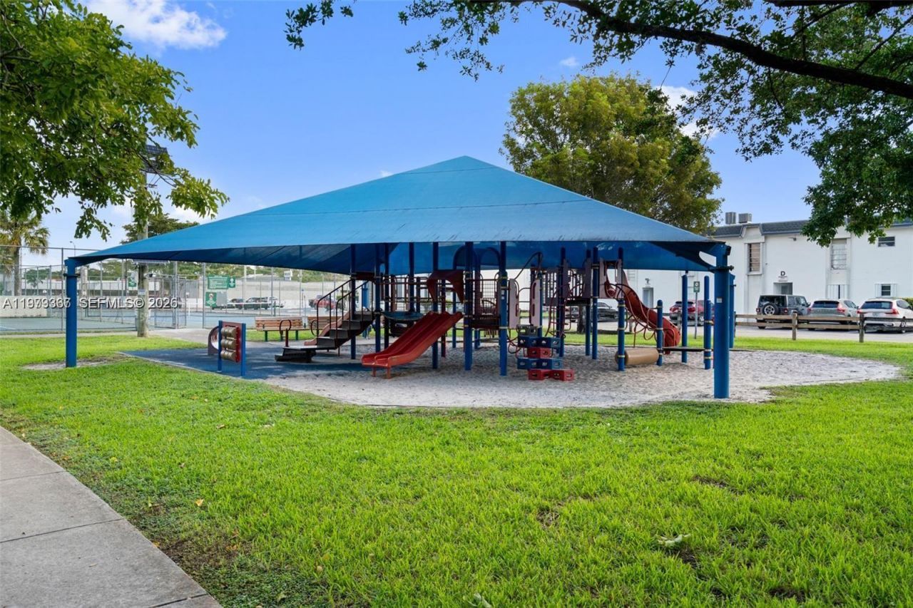 9487 SW 76th St , Unit M8, Miami, FL 33173 Photo