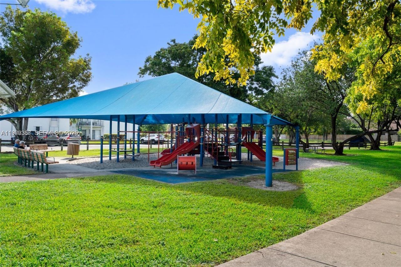 9487 SW 76th St , Unit M8, Miami, FL 33173 Photo