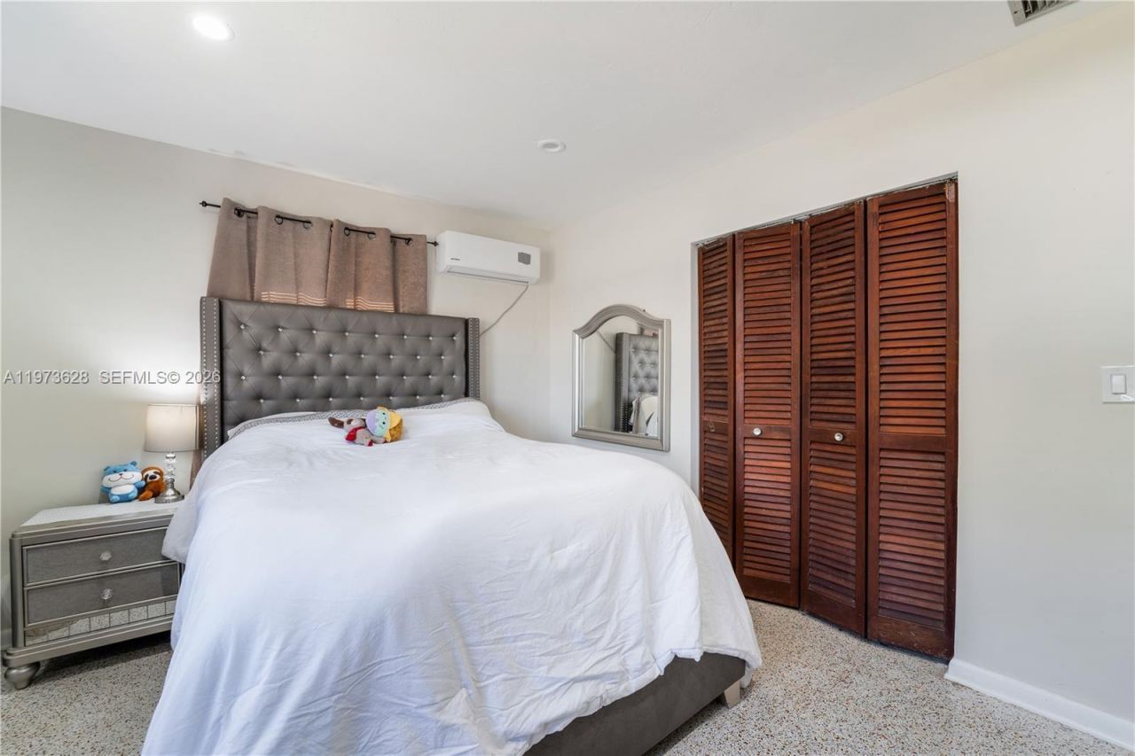 2020 SW 127th Ct, Miami, FL 33175 Photo