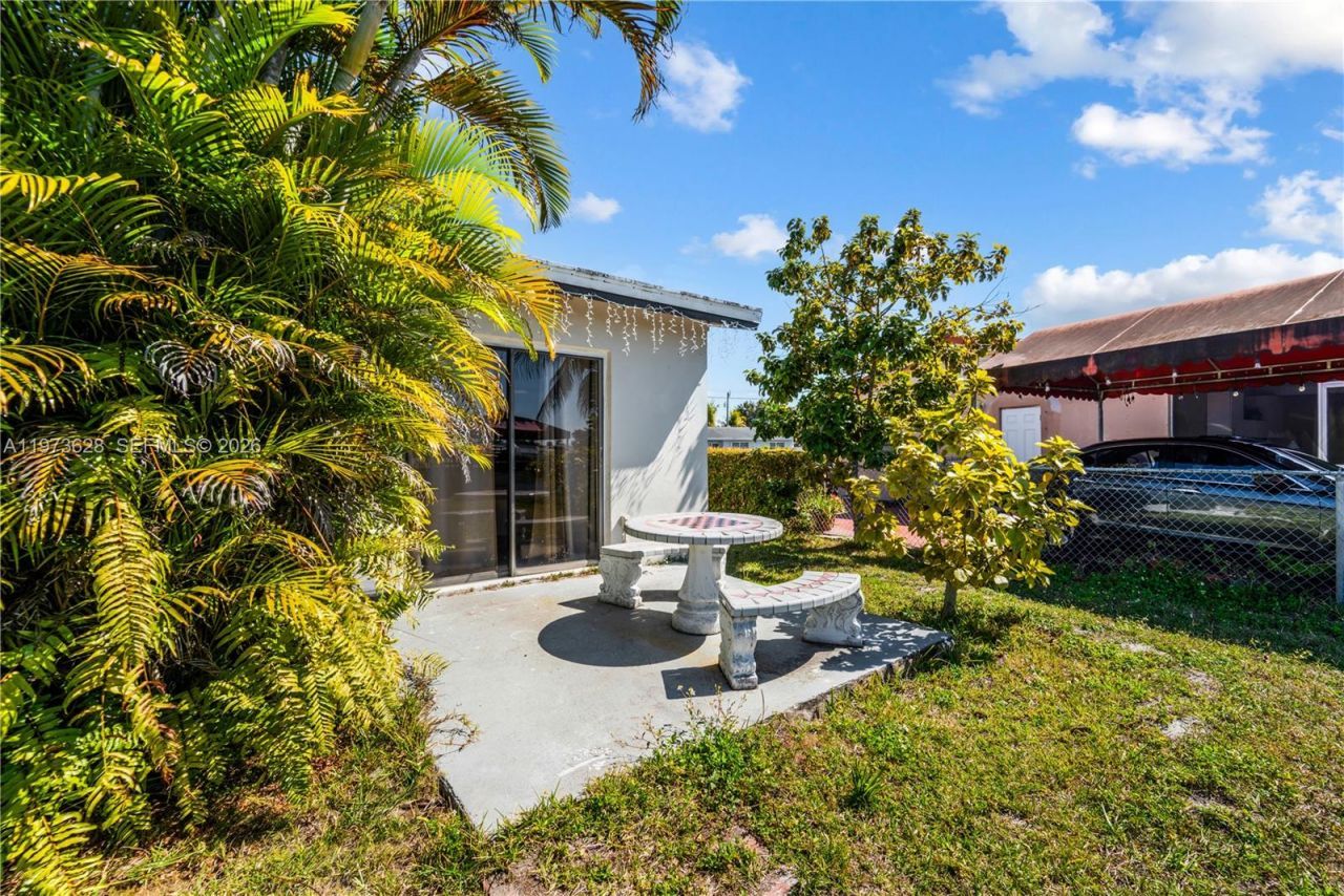 2020 SW 127th Ct, Miami, FL 33175 Photo