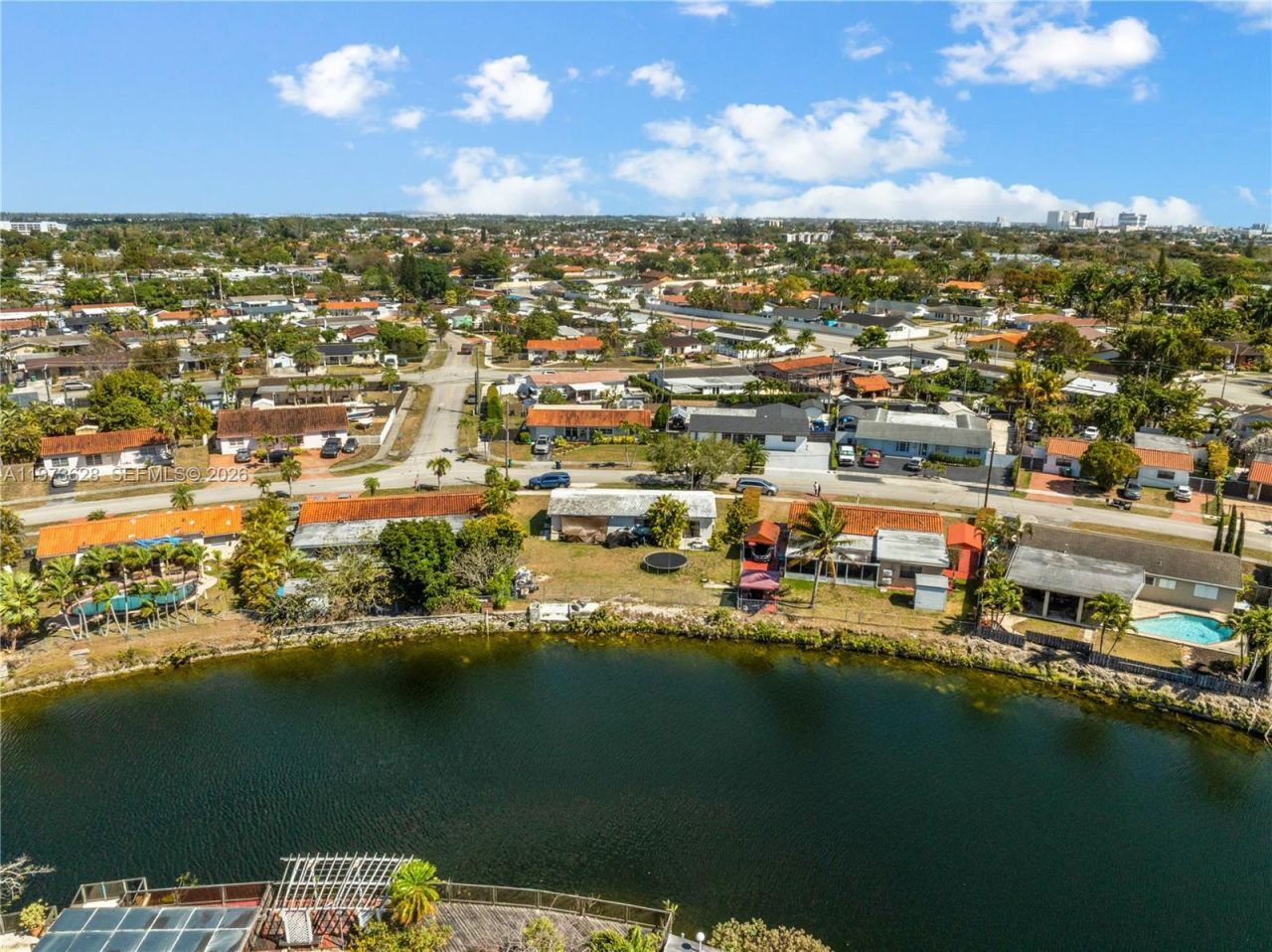 2020 SW 127th Ct, Miami, FL 33175 Photo